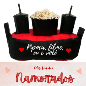 Presente romântico para maratonar séries juntos Almofada porta pipoca com copos e balde – perfeita para sessões de cinema a dois